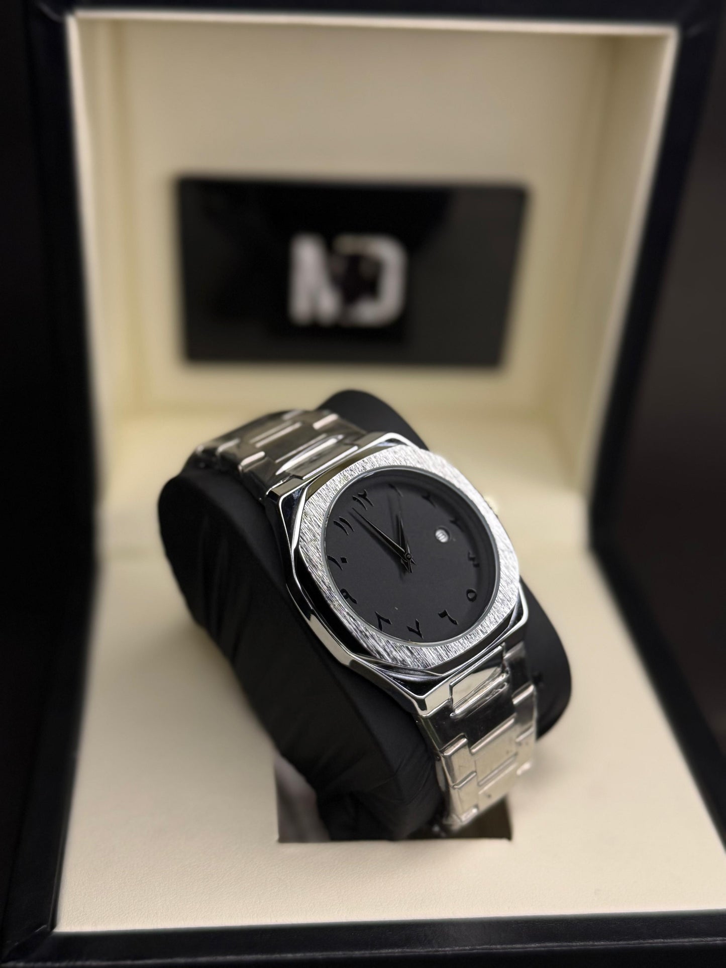 Aura Silver With Black Dial