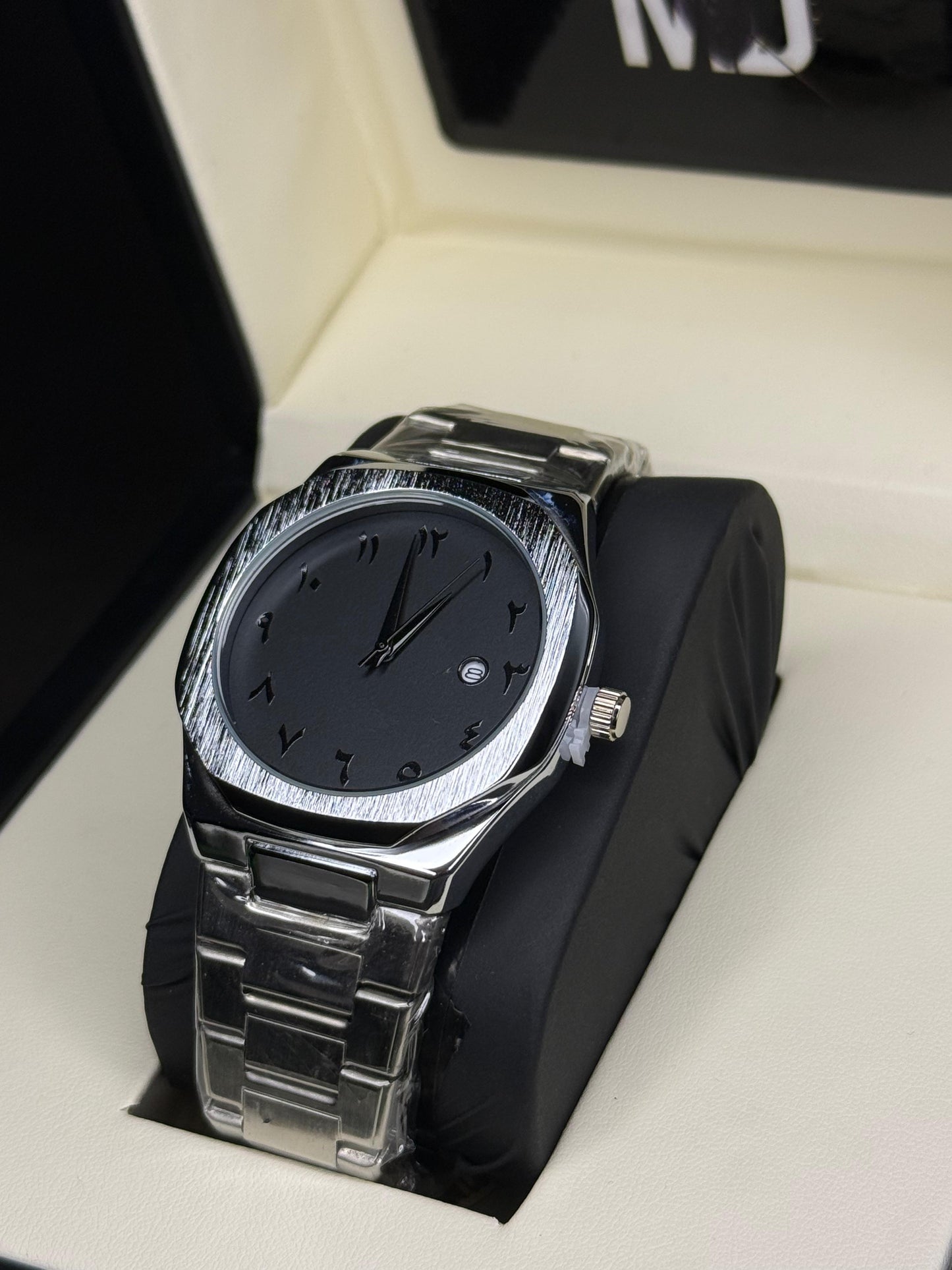 Aura Silver With Black Dial